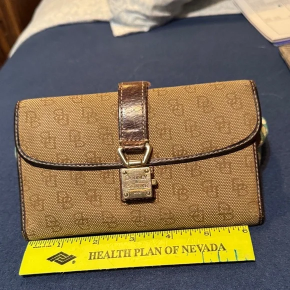 Dooney & Bourke Tan Monogram Wallet - Picture 1 of 6